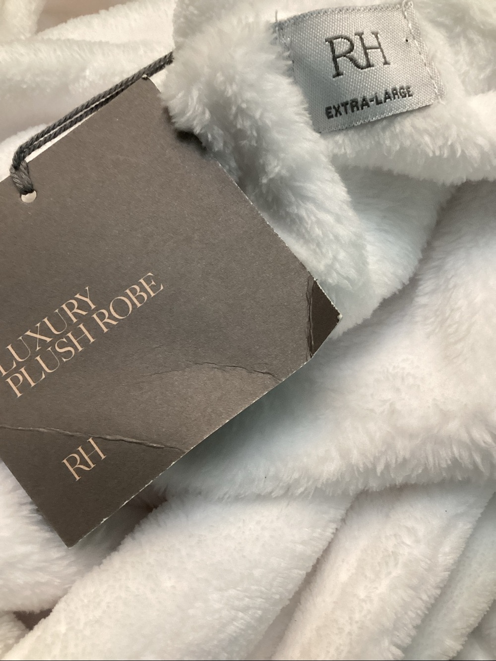 LUXURY PLUSH ROBE - Picture 5 of 6
